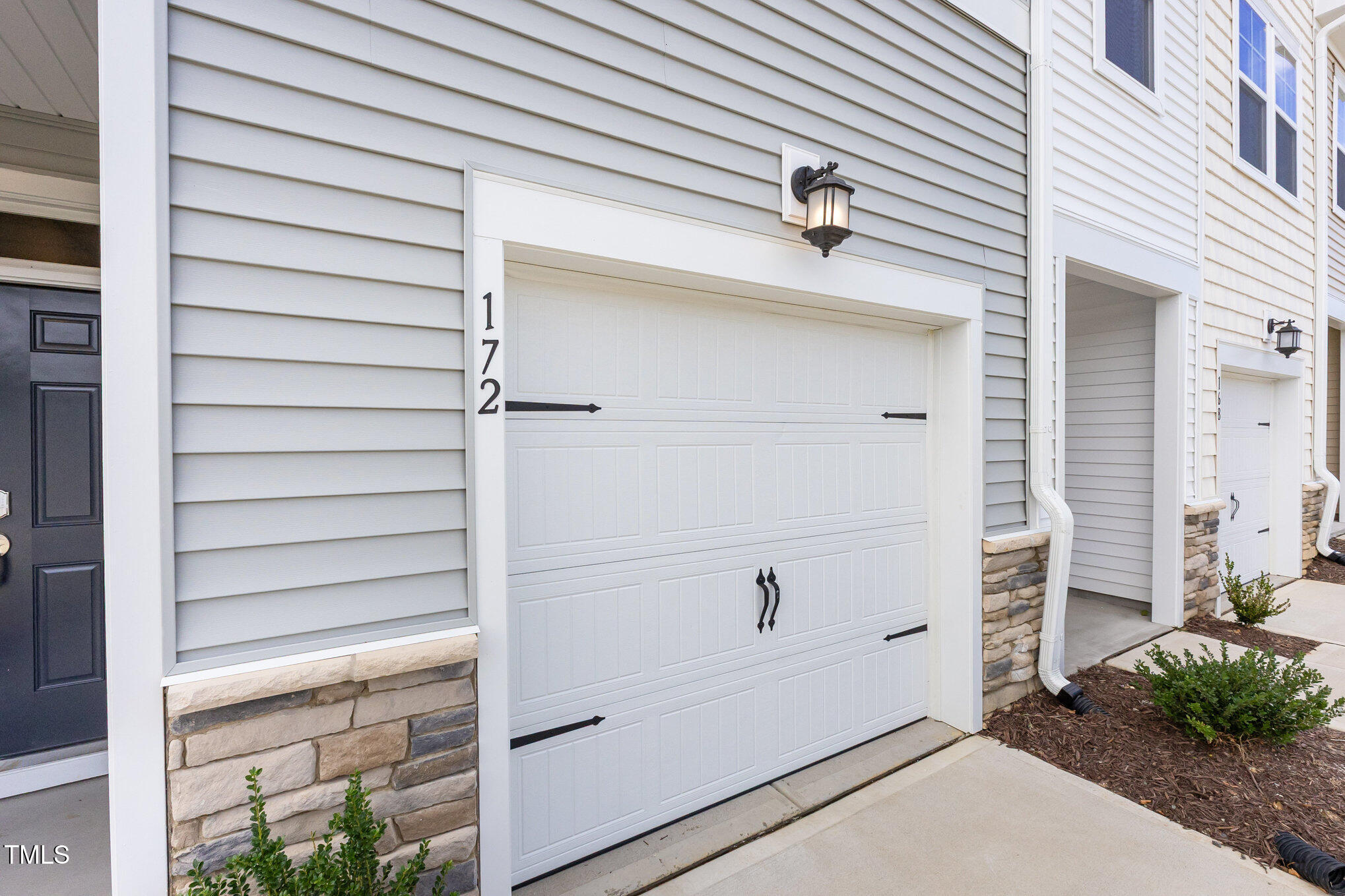 172 Paramount Drive Smithfield, NC 27577 - Photo 4 of 26 004_cj4a9780-edit_903