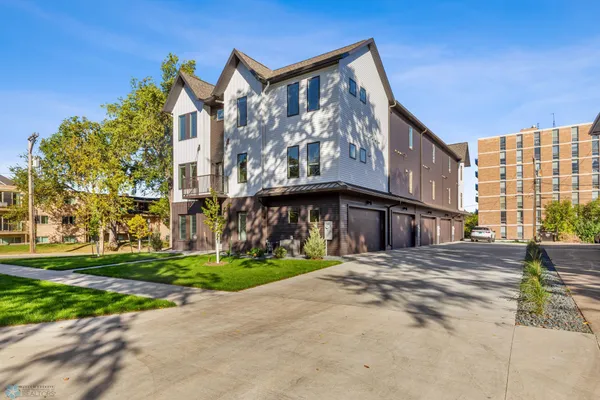 $479,900 | 502 8th Street South, Unit 4, Fargo, ND 58103
