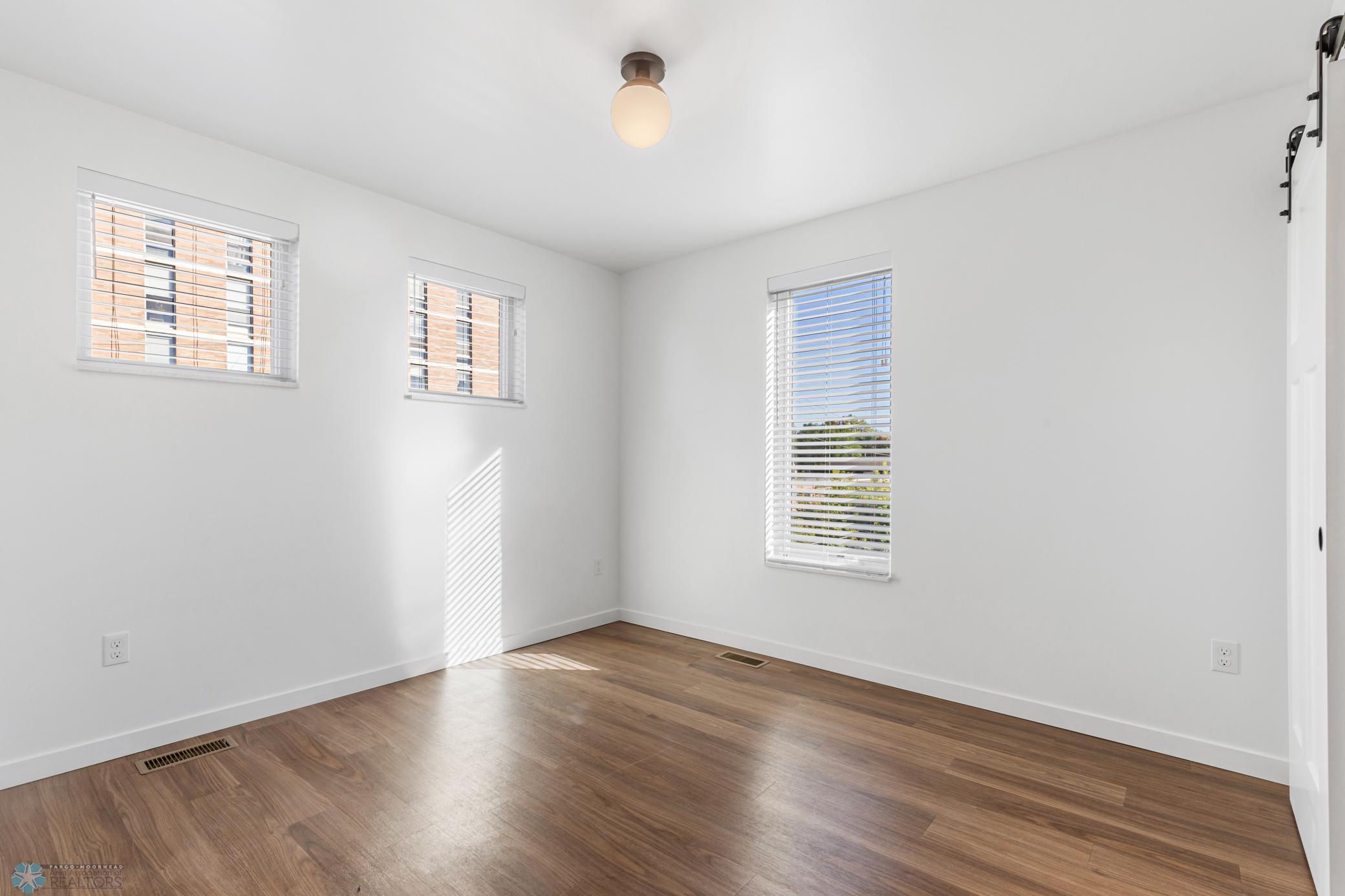 502 8th Street South, Unit 4 Fargo, ND 58103 - Photo 28 of 50