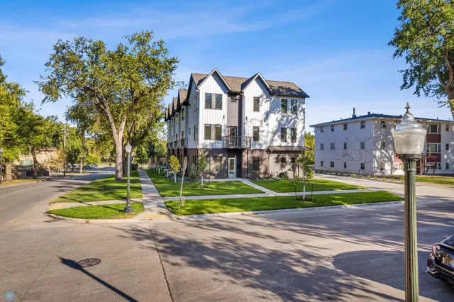 $504,900 | 502 8th Street South, Unit 4, Fargo, ND 58103