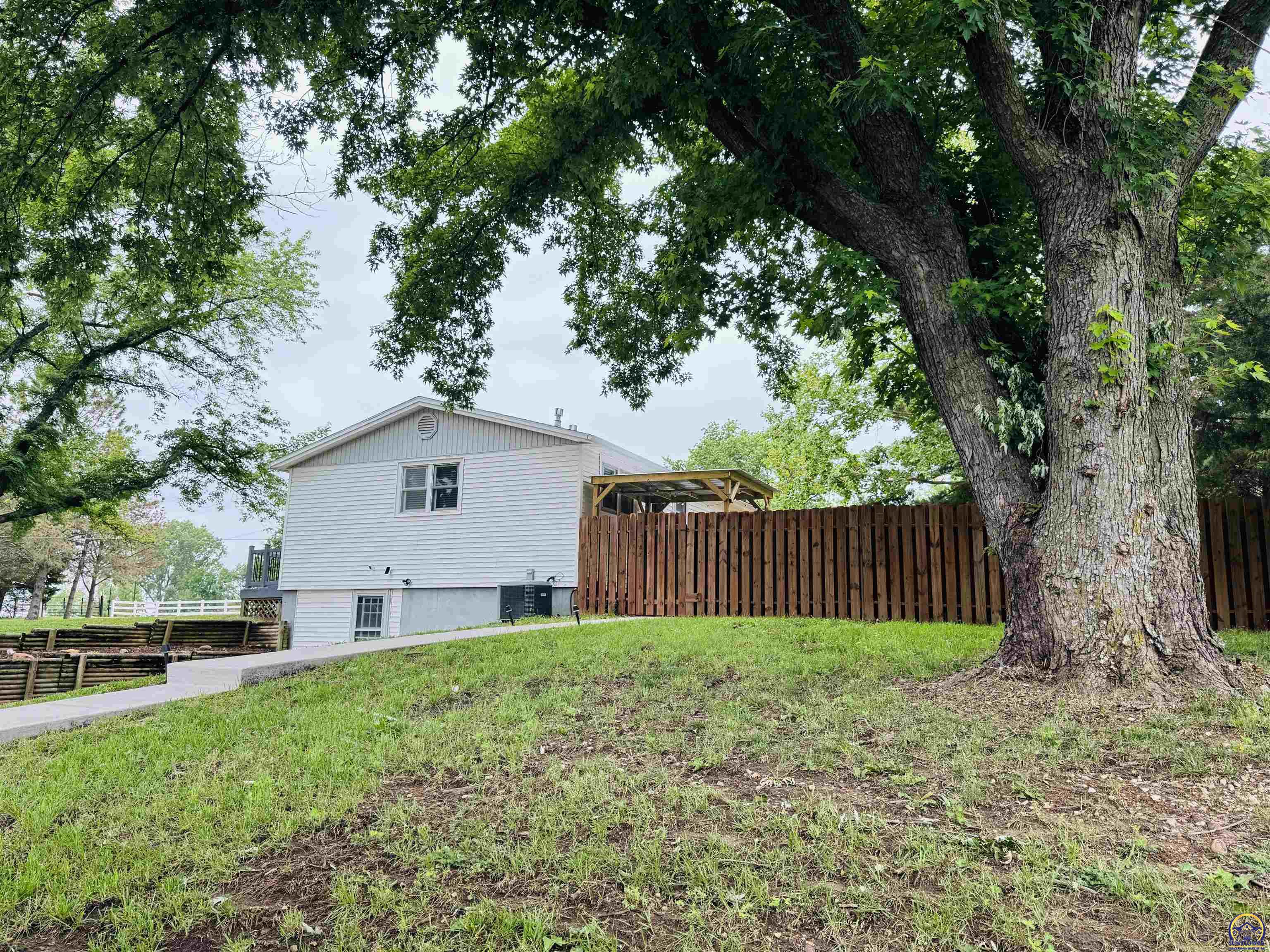 320 Northeast 58th Street Topeka, KS 66617 - Photo 47 of 49