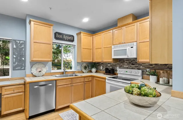 $888,250 | 17928 Northeast 90th Street, Redmond, WA 98052