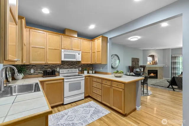 $888,250 | 17928 Northeast 90th Street, Redmond, WA 98052