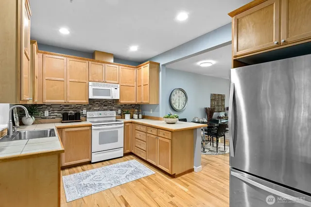 $888,250 | 17928 Northeast 90th Street, Redmond, WA 98052