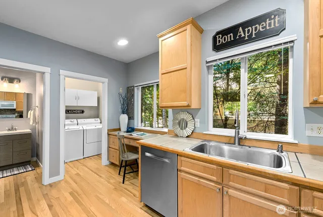 $888,250 | 17928 Northeast 90th Street, Redmond, WA 98052