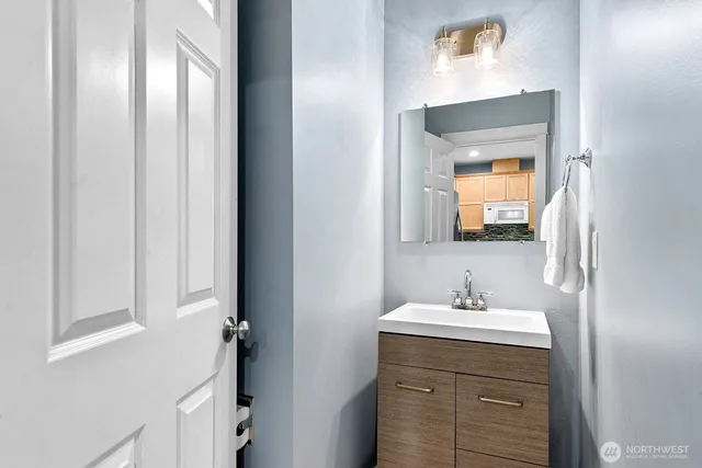 $888,250 | 17928 Northeast 90th Street, Redmond, WA 98052