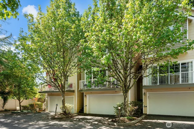 $888,250 | 17928 Northeast 90th Street, Redmond, WA 98052