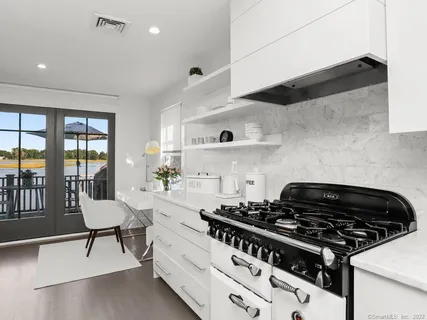 $16,000 | 199 Hillspoint Road, Westport, CT 06880