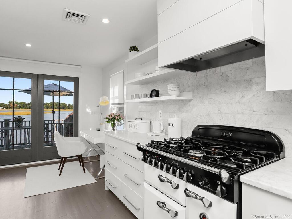 199 Hillspoint Road Westport, CT 06880 - Photo 13 of 36