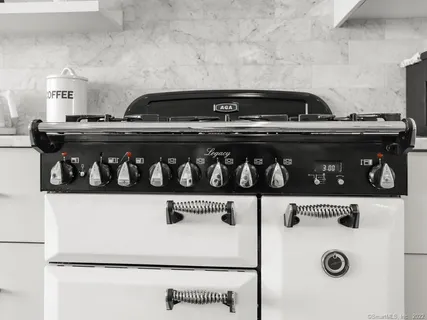 $16,000 | 199 Hillspoint Road, Westport, CT 06880