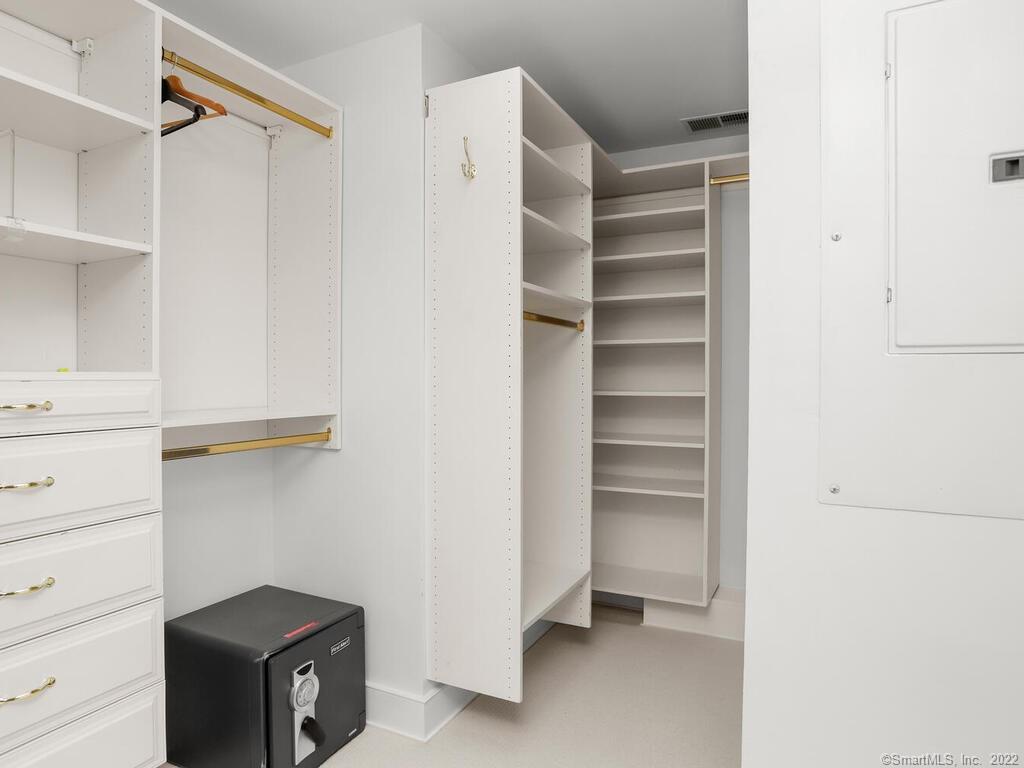 199 Hillspoint Road Westport, CT 06880 - Photo 22 of 36