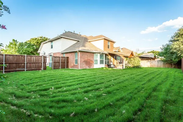 $3,200 | 915 Falcon Trail, Murphy, TX 75094