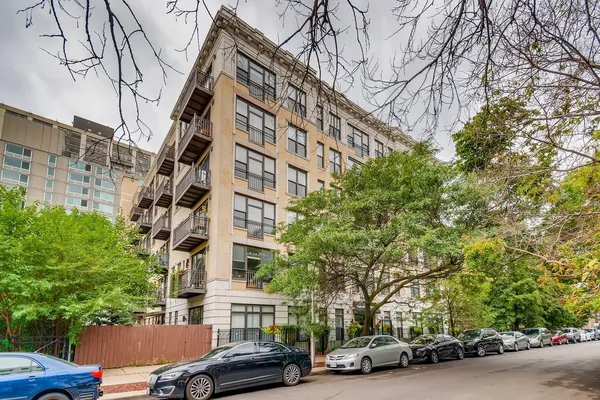 $214,900 | 811 West Eastwood Avenue, Unit 107, Chicago, IL 60640