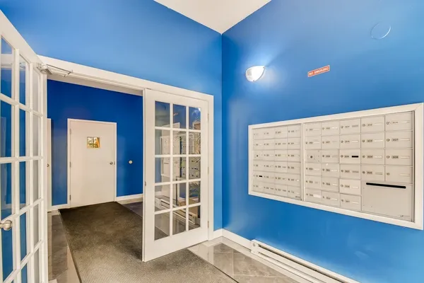 $214,900 | 811 West Eastwood Avenue, Unit 107, Chicago, IL 60640