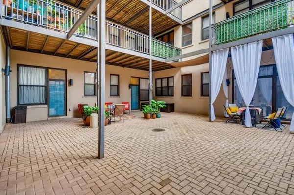 $214,900 | 811 West Eastwood Avenue, Unit 107, Chicago, IL 60640