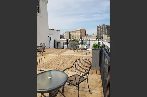 $214,900 | 811 West Eastwood Avenue, Unit 107, Chicago, IL 60640
