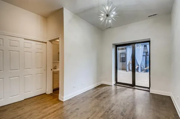 $214,900 | 811 West Eastwood Avenue, Unit 107, Chicago, IL 60640