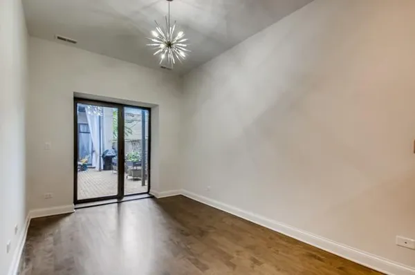 $214,900 | 811 West Eastwood Avenue, Unit 107, Chicago, IL 60640