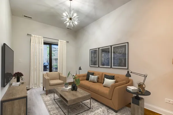 $214,900 | 811 West Eastwood Avenue, Unit 107, Chicago, IL 60640
