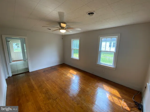 $1,595 | 309 3rd Street, Fredericksburg, VA 22408