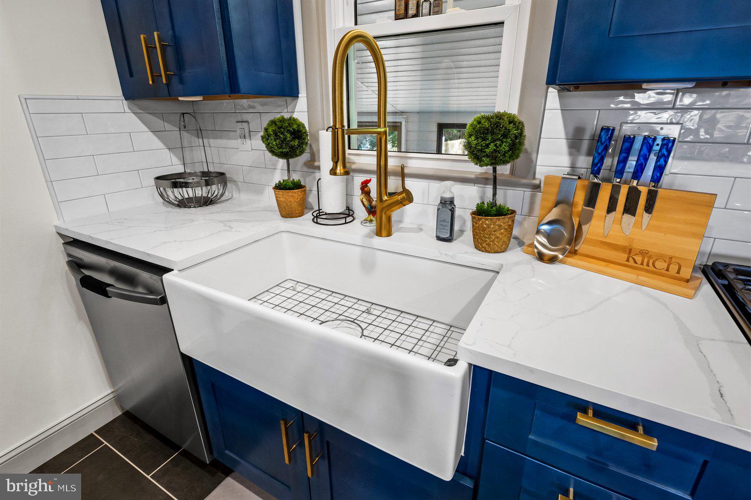 761 Gilbert Road Aberdeen, MD 21001 - Photo 19 of 57 Farmhouse sink