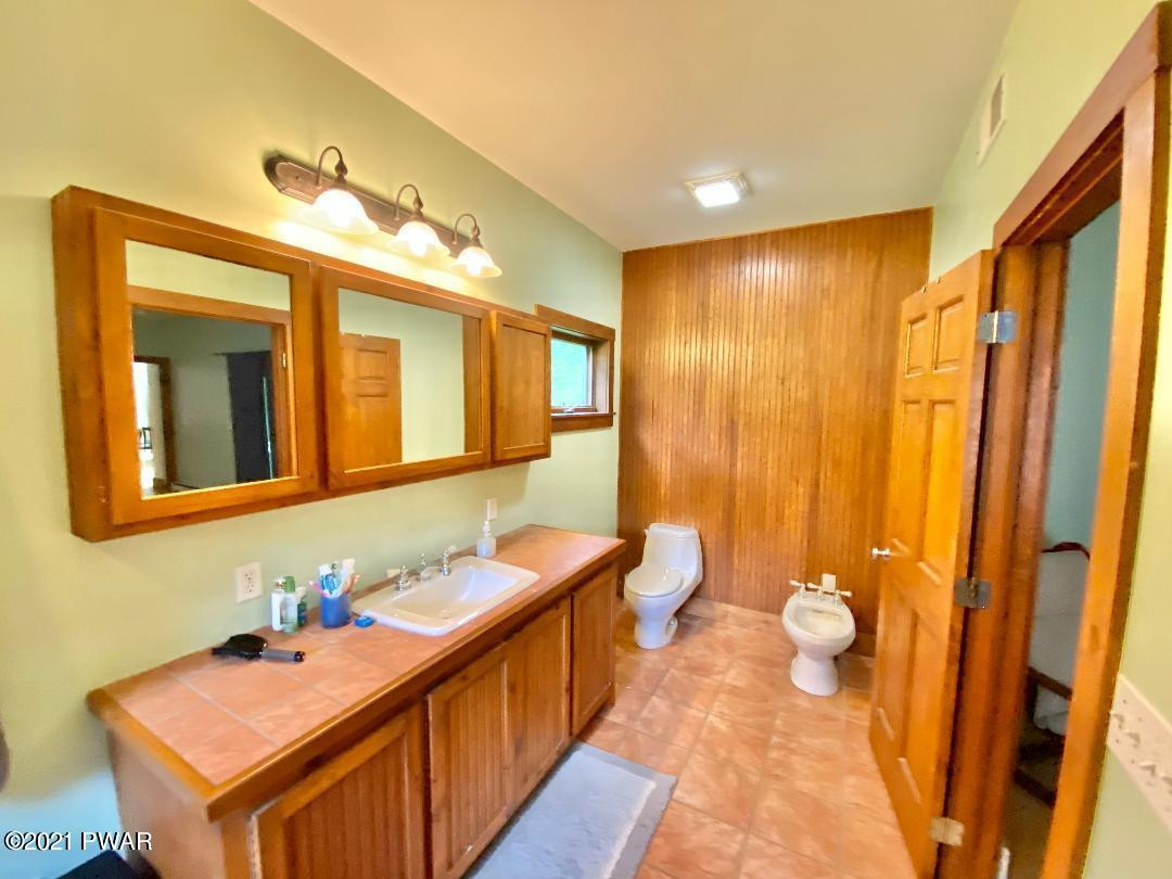 324 Silver Lake Road Dingmans Ferry, PA 18328 - Photo 10 of 36