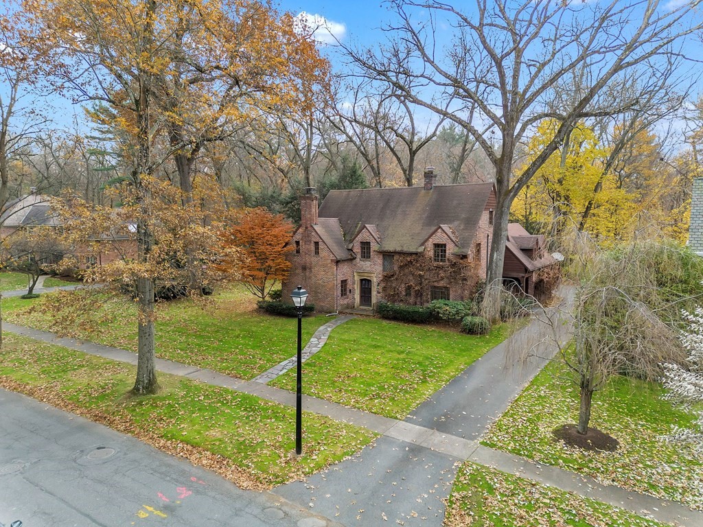 173 Farmington Road Longmeadow, MA 01106 - Photo 1 of 42 Gallery Image 1