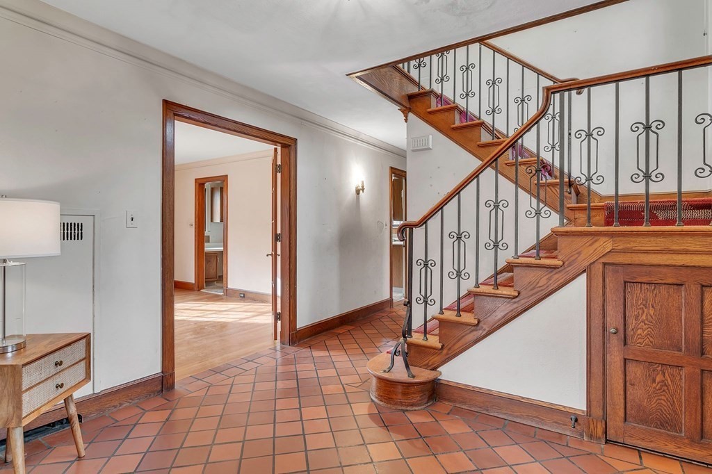 173 Farmington Road Longmeadow, MA 01106 - Photo 3 of 42 Gallery Image 3