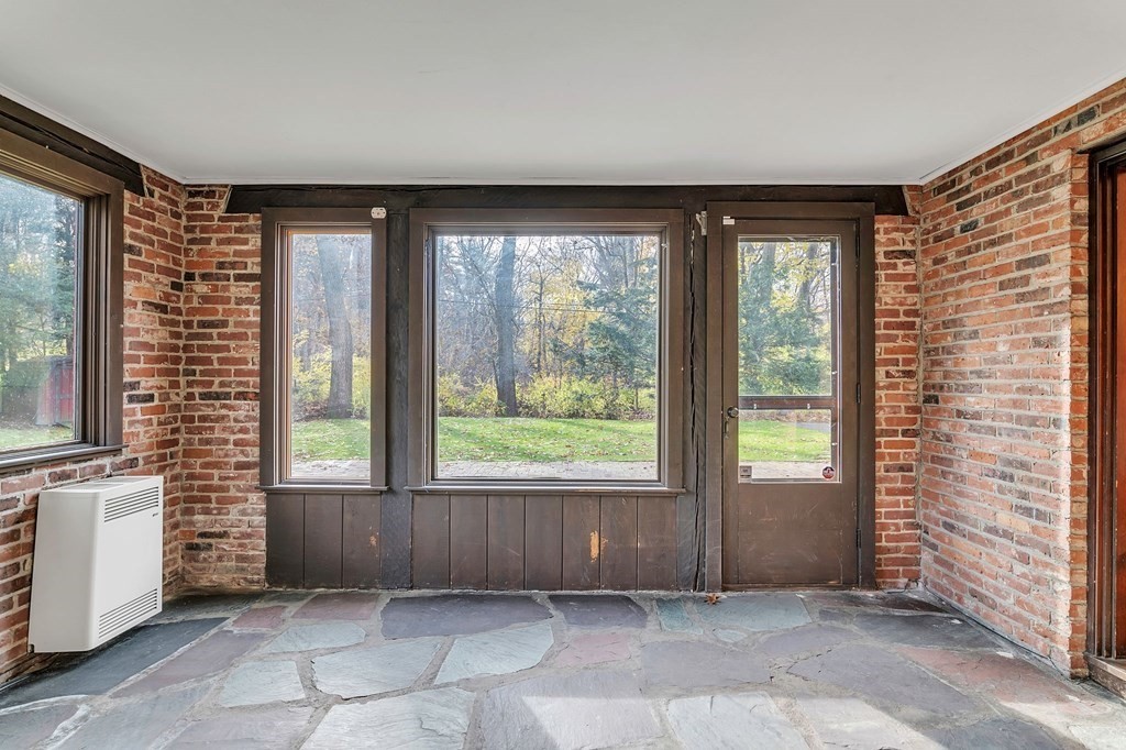 173 Farmington Road Longmeadow, MA 01106 - Photo 8 of 42 Gallery Image 8