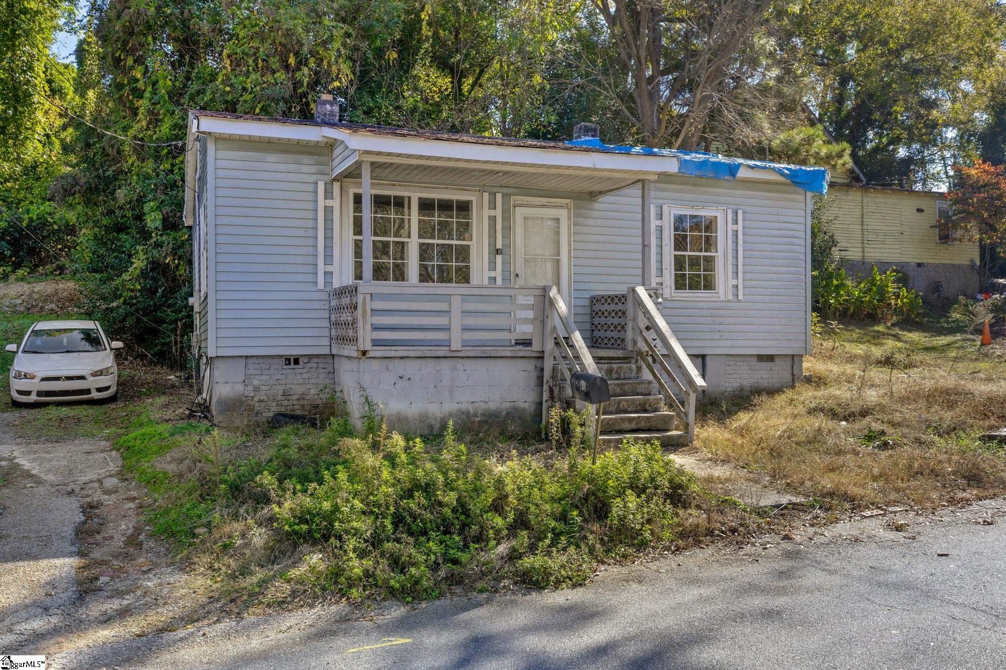 204 Hunters Court Laurens, SC 29360 - Photo 2 of 2