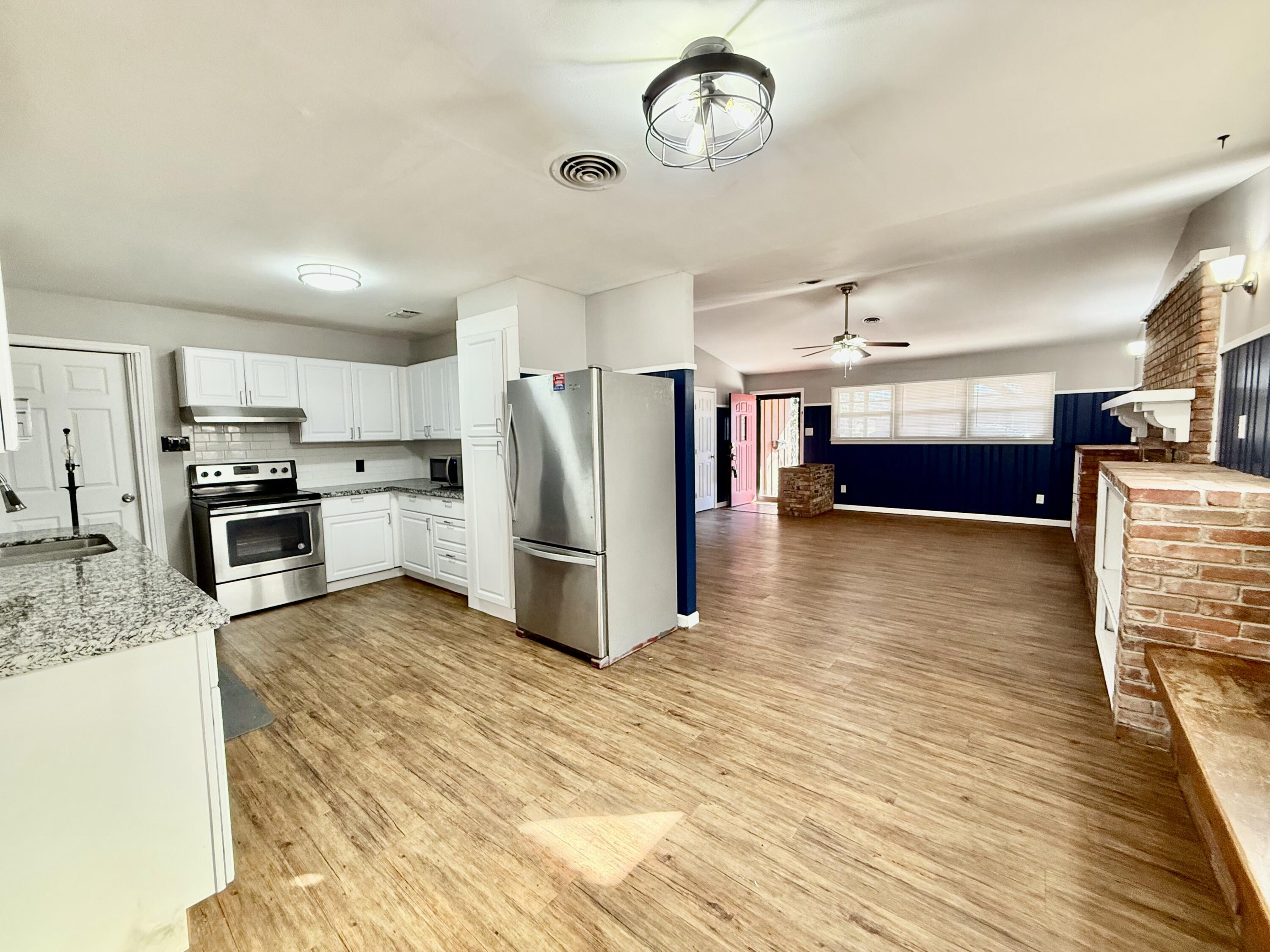 4402 28th Street Lubbock, TX 79410 - Photo 3 of 17 IMG_7227