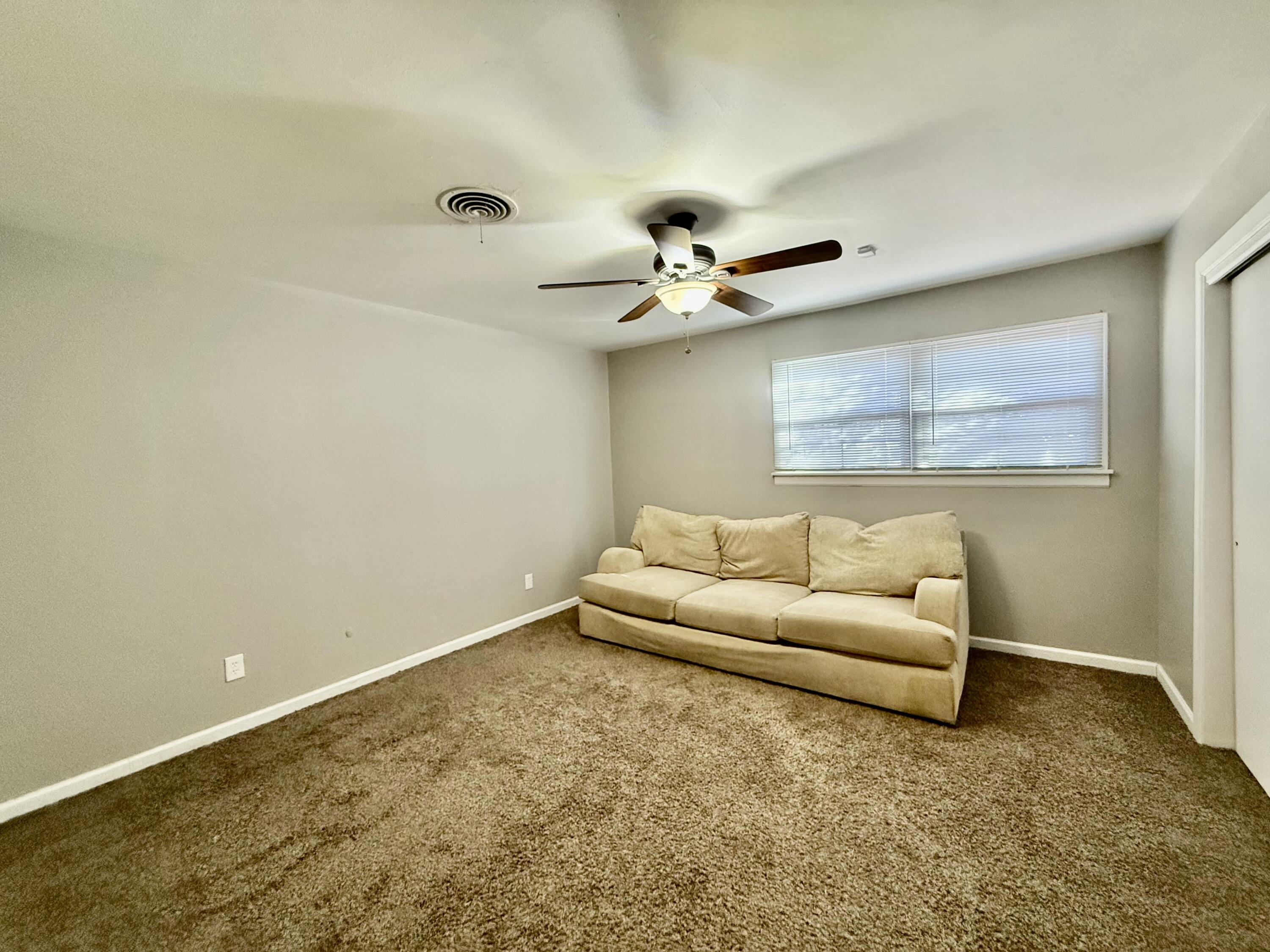 4402 28th Street Lubbock, TX 79410 - Photo 5 of 17 IMG_7235