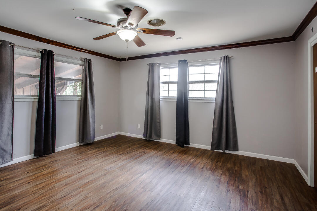 4402 28th Street Lubbock, TX 79410 - Photo 8 of 17 4402-110