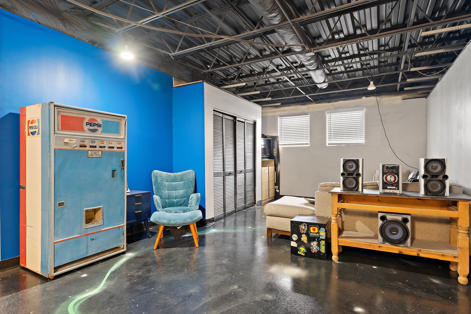 5744 West Irving Park Road Chicago, IL 60634 - Photo 4 of 17 a living room with furniture