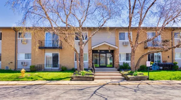 $159,995 | 8828 North Leslie Lane, Unit 1F, Des Plaines, IL 60016