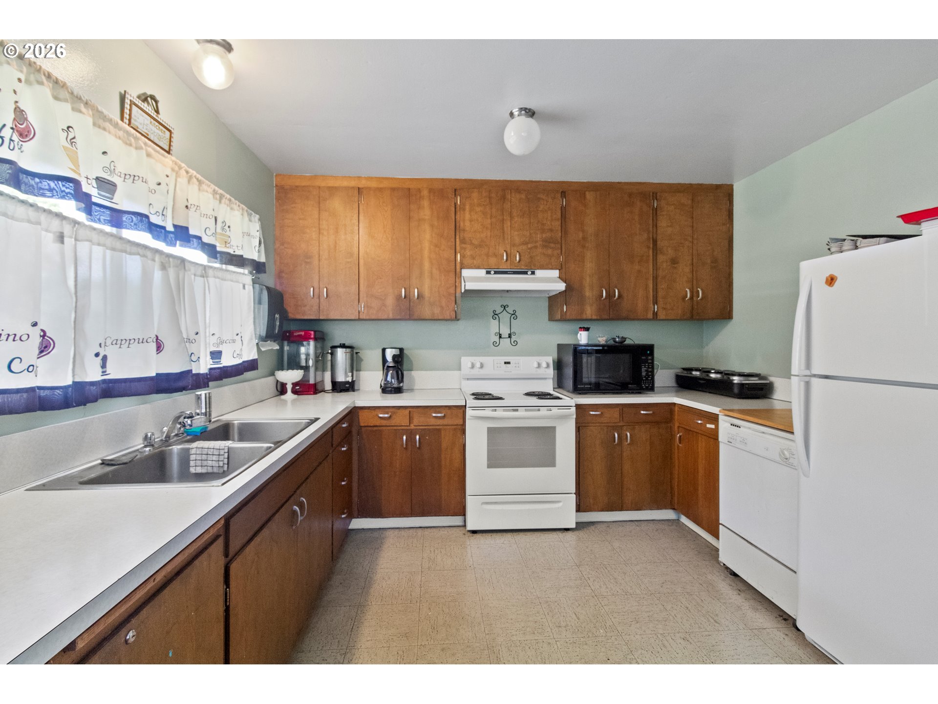205 South 54th Street, Unit 10 Springfield, OR 97478 - Photo 39 of 42 Community Club House