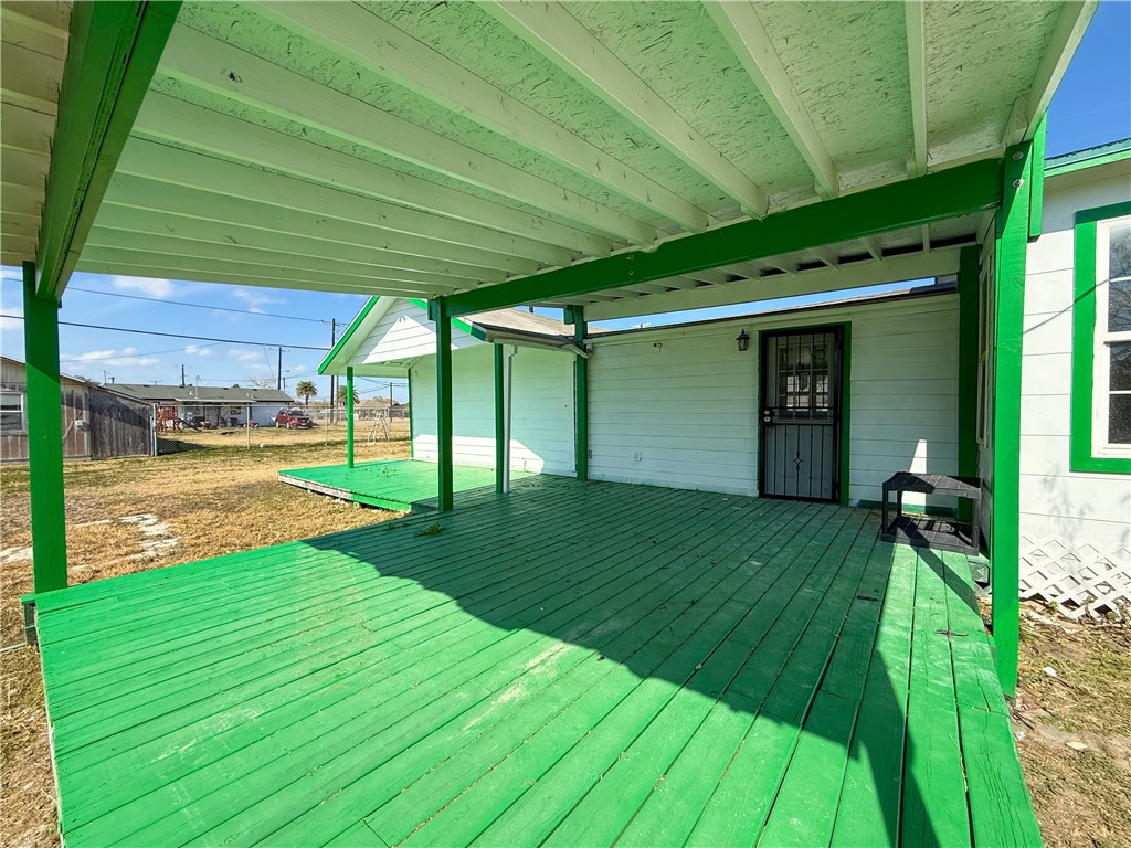 2325 1st Street Ingleside, TX 78362 - Photo 31 of 31 a view of a backyard