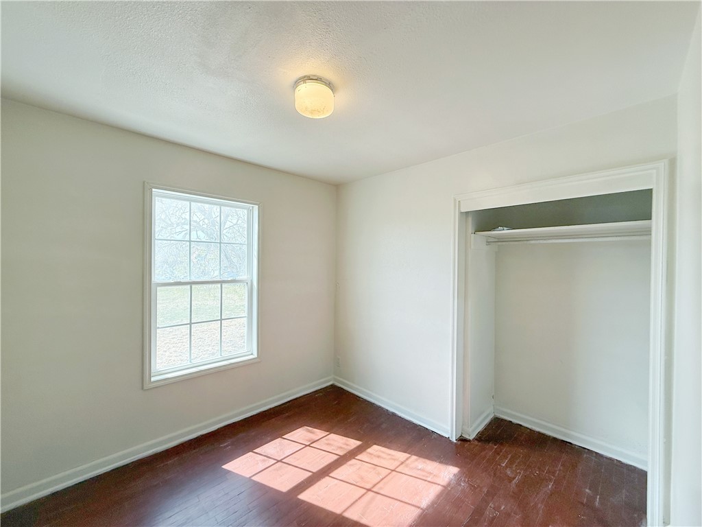 2325 1st Street Ingleside, TX 78362 - Photo 7 of 31 an empty room with windows