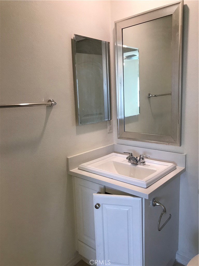 5 Tributary Way Jurupa Valley, CA 91752 - Photo 2 of 10