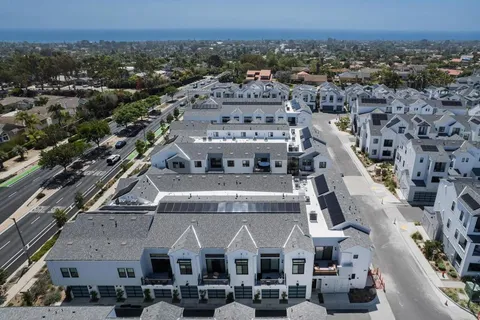 $1,495,000 | 1105 Catania Court, Unit 203, Encinitas, CA 92024