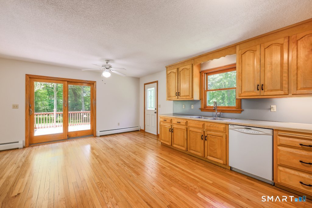 108 Fabyan Woodstock Road Thompson, CT 06255 - Photo 17 of 40