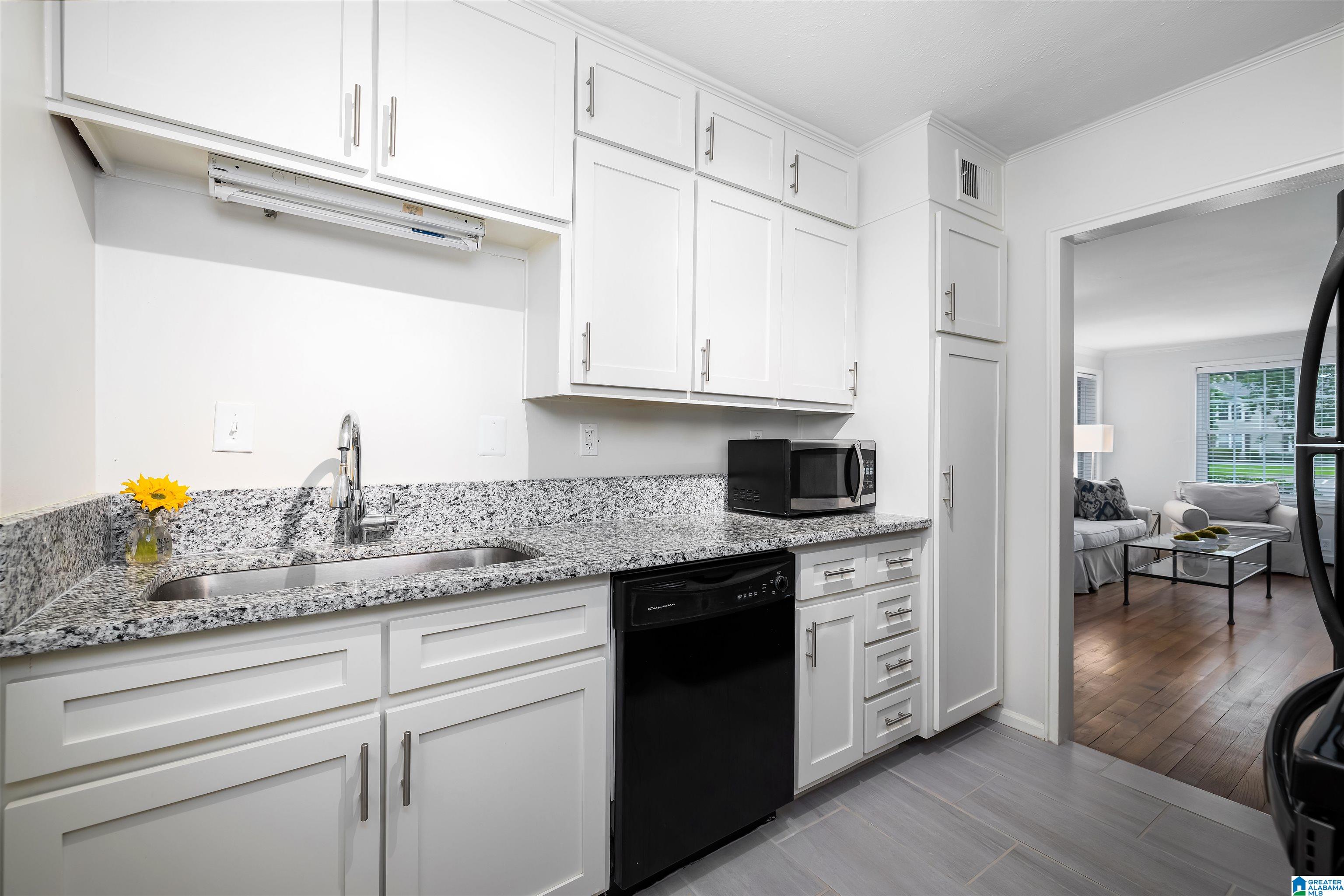 207 Fox Hall Road, Unit B Mountain Brook, AL 35213 - Photo 8 of 16