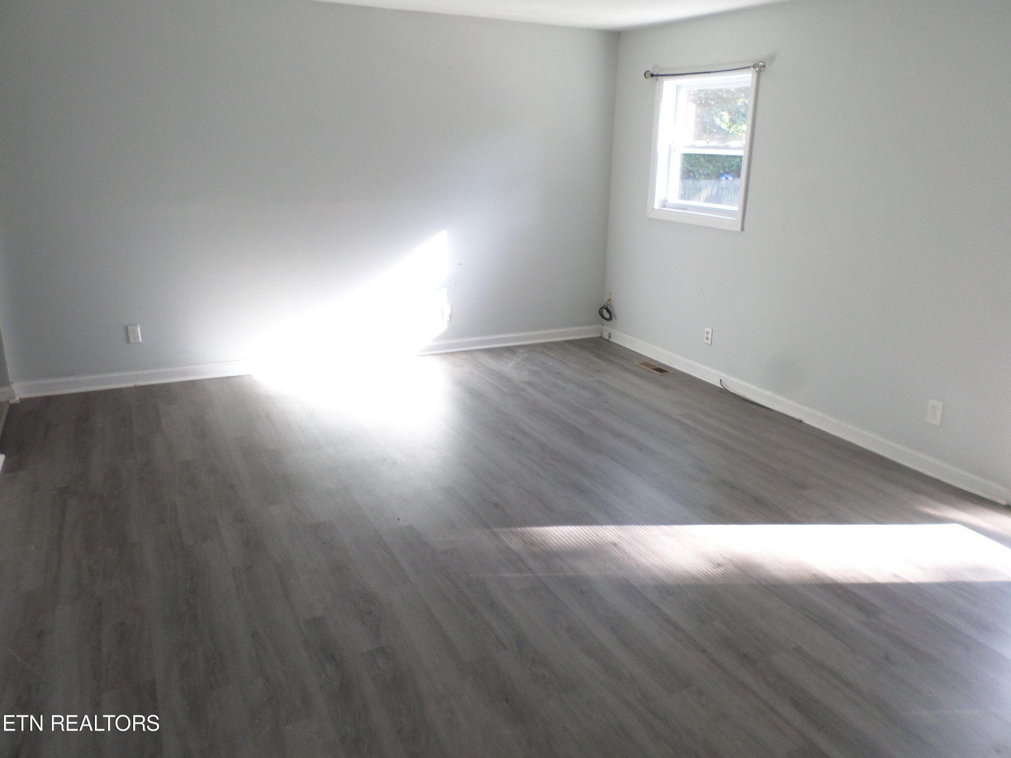 4907 Rowan Road Knoxville, TN 37912 - Photo 8 of 13 Gallery Image 8