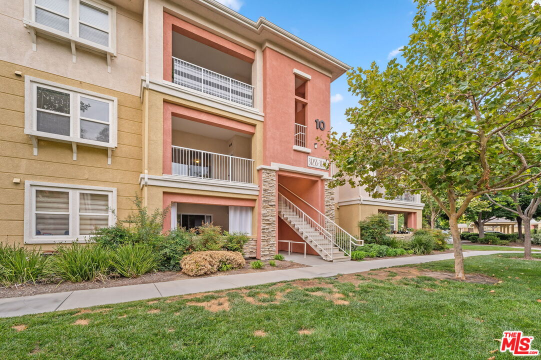 31277 David Lane Temecula, CA 92592 - Photo 2 of 35