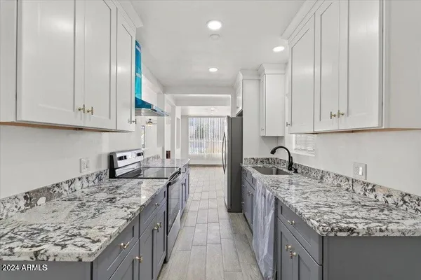 $377,000 | 102 West Maryland Avenue, Unit F1, Phoenix, AZ 85013