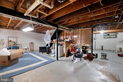 $379,900 | 18 West Redmont Road, Wilmington, DE 19804