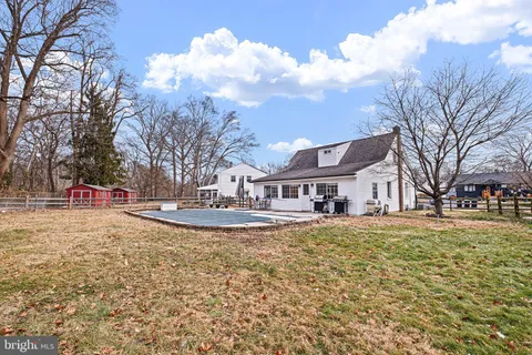 $379,900 | 18 West Redmont Road, Wilmington, DE 19804