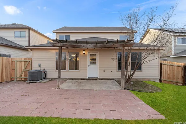 $2,150 | 24614 Maple Crest, San Antonio, TX 78261