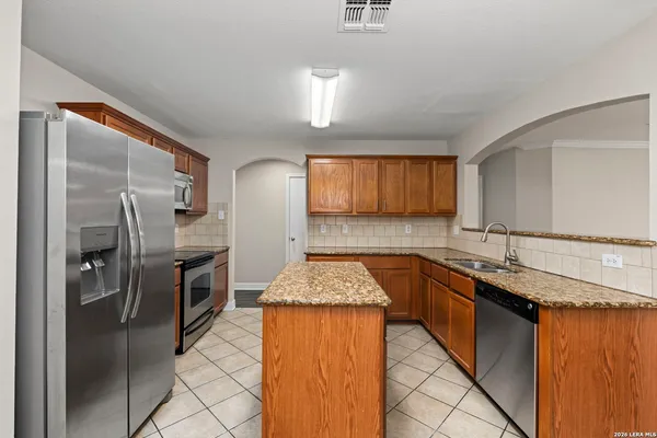 $2,150 | 24614 Maple Crest, San Antonio, TX 78261