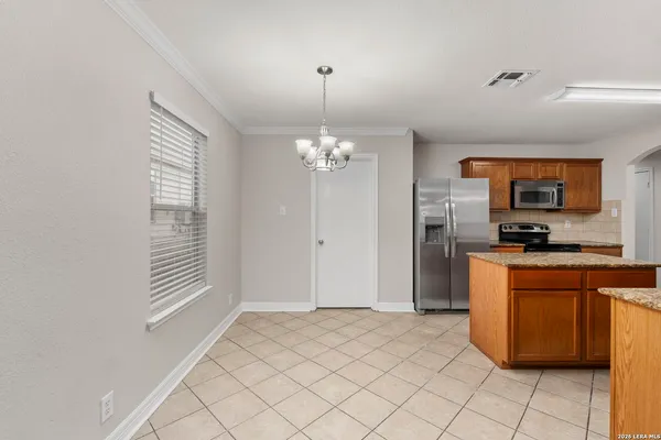 $2,150 | 24614 Maple Crest, San Antonio, TX 78261